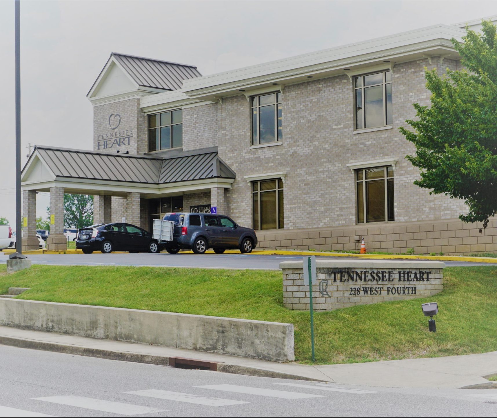 Tennessee Heart building Cookeville clinic