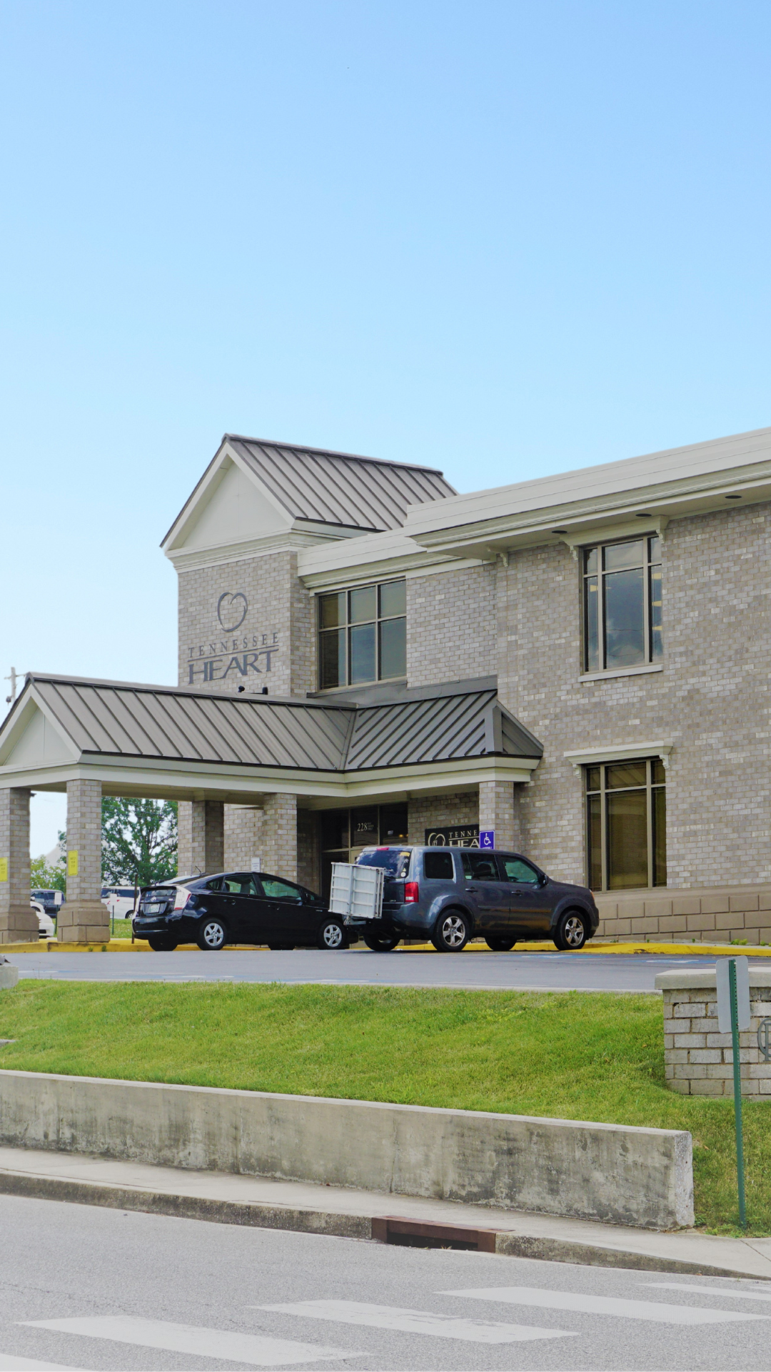 Tennessee Heart building Cookeville clinic